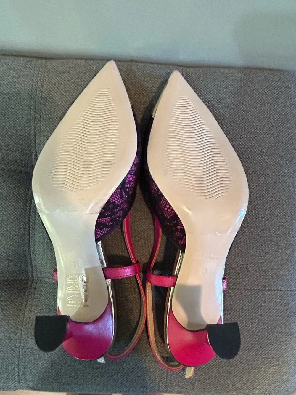 Vinci Bali Fuchsia Lace Slingback Heels Gold Cap Toe Sculptural Heel EU 39